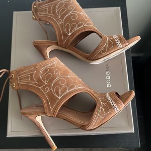 BCBGMAXAZRIA Myah Size 7.5